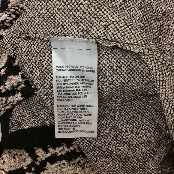 Chico's cream Python Print Tie Neck Sweater size 12 (3600) - Picture 7 of 10